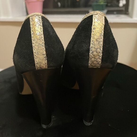 Black suede Micheal’s Kors belted round toe high heels stilettos size 7.5 M - Picture 11 of 15